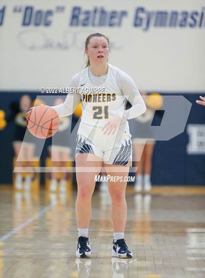 Thumbnail 1 in North Central vs. Mooresville (IHSAA 4A Regional Semifinal) photogallery.