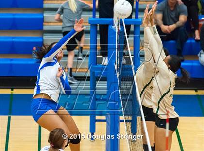 Thumbnail 2 in Moreau Catholic @ Newark Memorial photogallery.