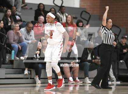 Thumbnail 1 in Mater Dei vs. Fairmont Prep (Troy Classic) photogallery.