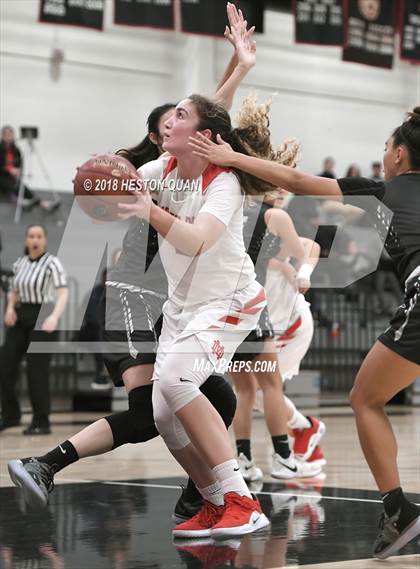 Thumbnail 2 in Mater Dei vs. Fairmont Prep (Troy Classic) photogallery.