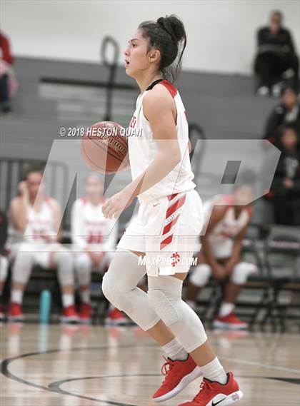 Thumbnail 2 in Mater Dei vs. Fairmont Prep (Troy Classic) photogallery.