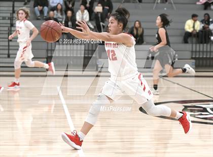 Thumbnail 3 in Mater Dei vs. Fairmont Prep (Troy Classic) photogallery.