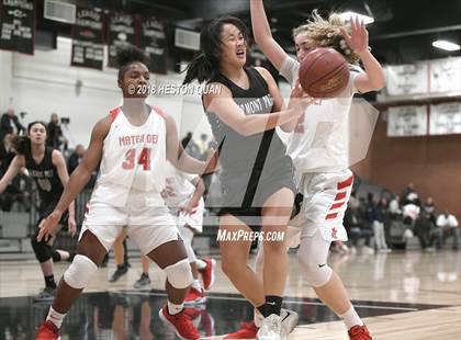 Thumbnail 1 in Mater Dei vs. Fairmont Prep (Troy Classic) photogallery.