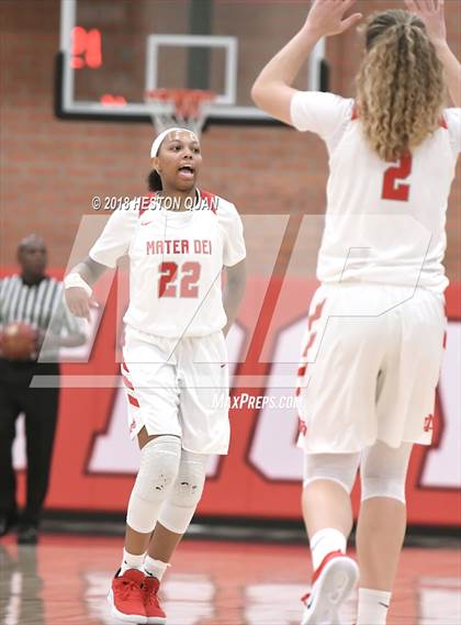 Thumbnail 1 in Mater Dei vs. Fairmont Prep (Troy Classic) photogallery.
