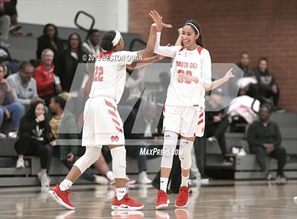 Thumbnail 1 in Mater Dei vs. Fairmont Prep (Troy Classic) photogallery.