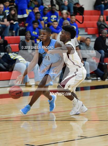 Thumbnail 2 in Newsome v Lake Gibson (Prep Hoops Sun Bash) photogallery.