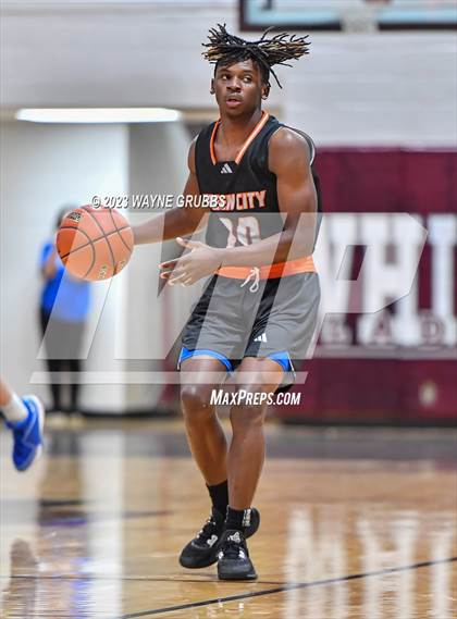 Thumbnail 3 in Queen City vs. Spring Hill (White Oak Tournament) photogallery.