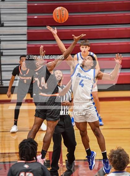 Thumbnail 1 in Queen City vs. Spring Hill (White Oak Tournament) photogallery.