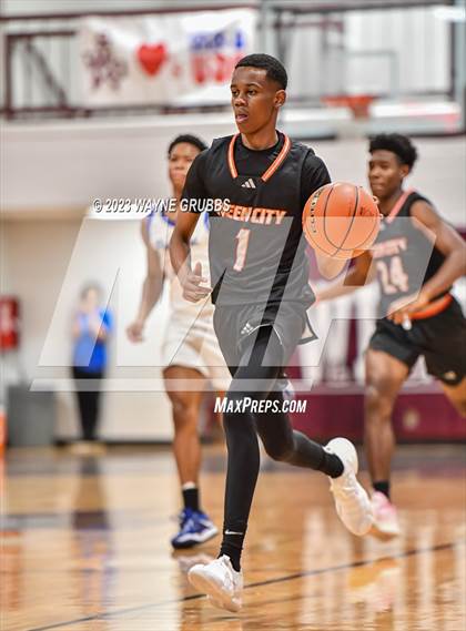 Thumbnail 1 in Queen City vs. Spring Hill (White Oak Tournament) photogallery.