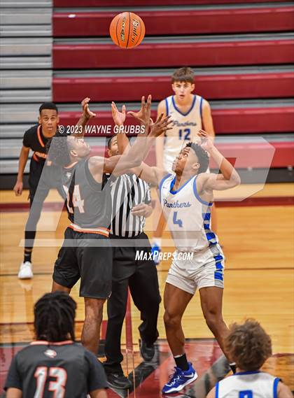 Thumbnail 3 in Queen City vs. Spring Hill (White Oak Tournament) photogallery.