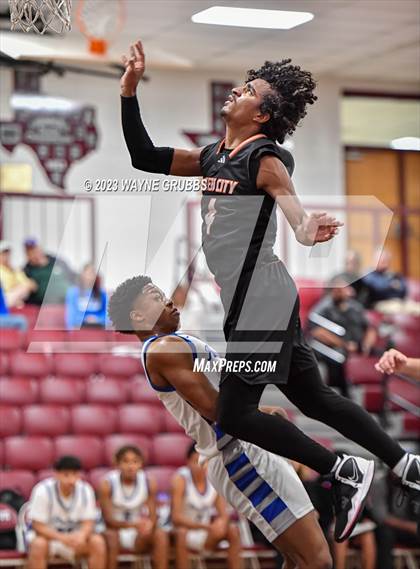 Thumbnail 3 in Queen City vs. Spring Hill (White Oak Tournament) photogallery.