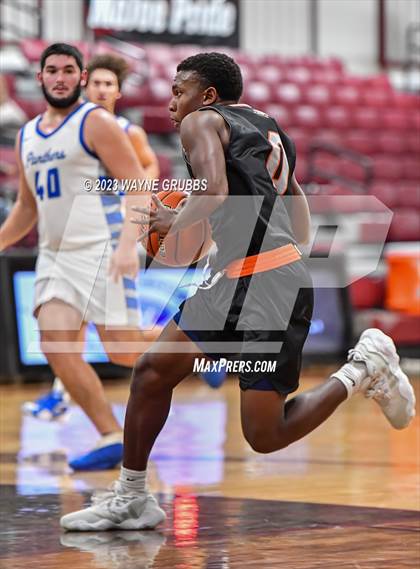 Thumbnail 1 in Queen City vs. Spring Hill (White Oak Tournament) photogallery.