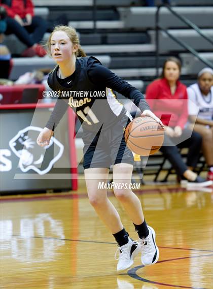 Thumbnail 3 in Avon vs North Central photogallery.