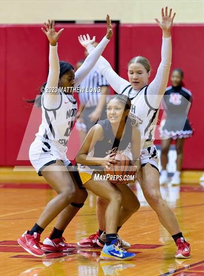Thumbnail 3 in Avon vs North Central photogallery.