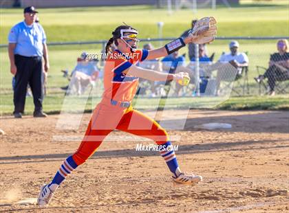 Thumbnail 3 in Silver Creek @ Connersville (IHSAA 3A Regional Championship) photogallery.
