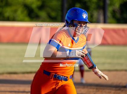 Thumbnail 3 in Silver Creek @ Connersville (IHSAA 3A Regional Championship) photogallery.