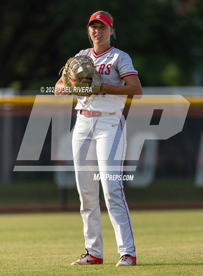 Thumbnail 2 in Katy vs. Kingwood (UIL Softball 6A Region 3 Final) photogallery.