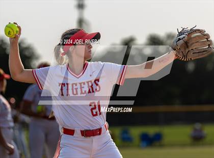 Thumbnail 1 in Katy vs. Kingwood (UIL Softball 6A Region 3 Final) photogallery.