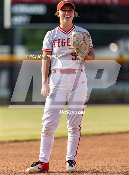 Thumbnail 1 in Katy vs. Kingwood (UIL Softball 6A Region 3 Final) photogallery.