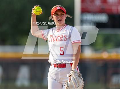 Thumbnail 2 in Katy vs. Kingwood (UIL Softball 6A Region 3 Final) photogallery.