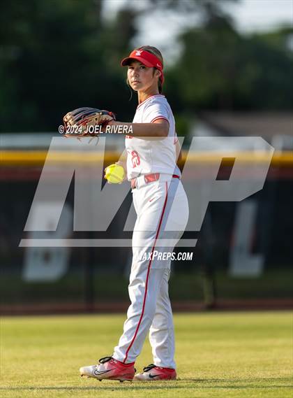 Thumbnail 3 in Katy vs. Kingwood (UIL Softball 6A Region 3 Final) photogallery.