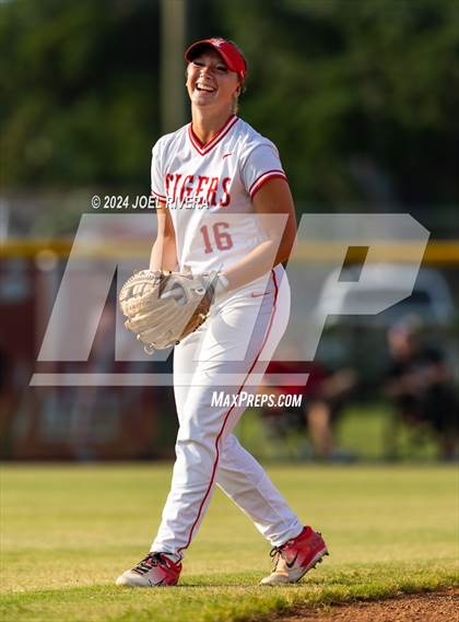 Thumbnail 1 in Katy vs. Kingwood (UIL Softball 6A Region 3 Final) photogallery.