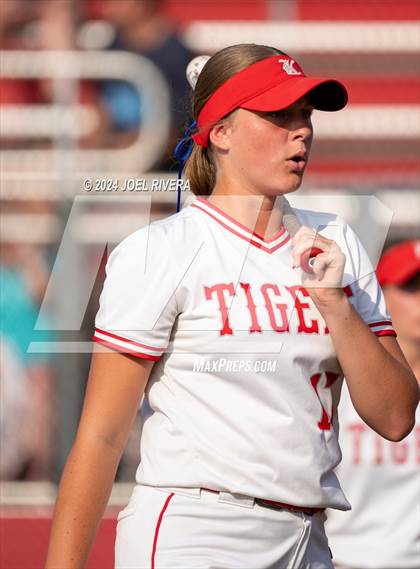 Thumbnail 3 in Katy vs. Kingwood (UIL Softball 6A Region 3 Final) photogallery.