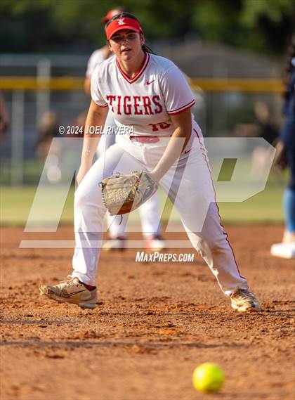 Thumbnail 3 in Katy vs. Kingwood (UIL Softball 6A Region 3 Final) photogallery.