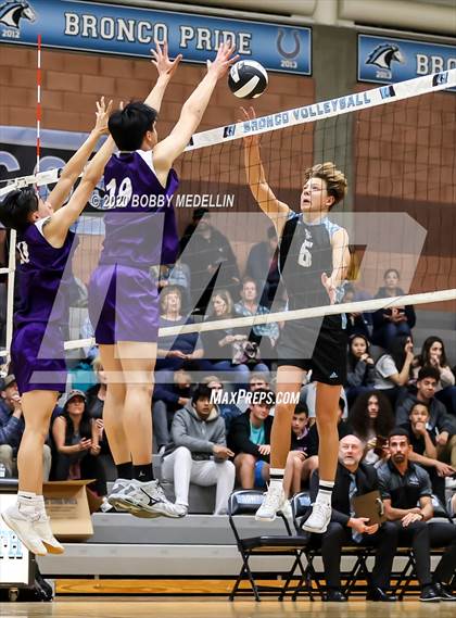 Thumbnail 2 in Venice High @ Clovis North photogallery.