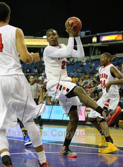 Thumbnail 2 in Grant vs Antelope (CIF SJS D2 Final) photogallery.