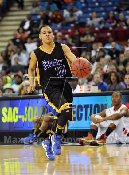 Thumbnail 3 in Grant vs Antelope (CIF SJS D2 Final) photogallery.