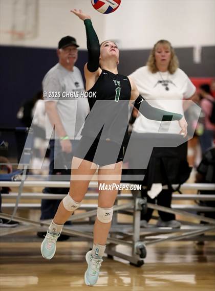 Thumbnail 2 in Tanque Verde vs. Sahuaro (Lancer Invitational) photogallery.