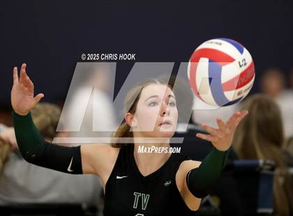 Thumbnail 2 in Tanque Verde vs. Sahuaro (Lancer Invitational) photogallery.