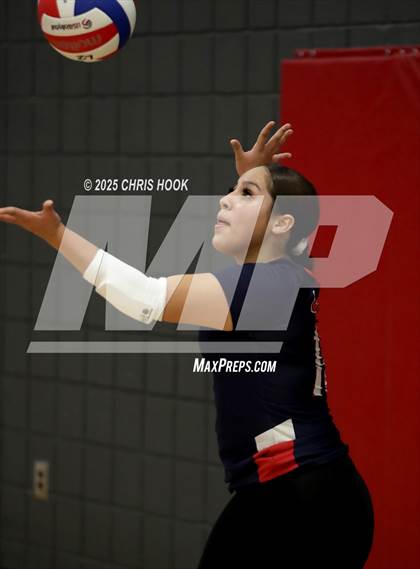 Thumbnail 3 in Tanque Verde vs. Sahuaro (Lancer Invitational) photogallery.