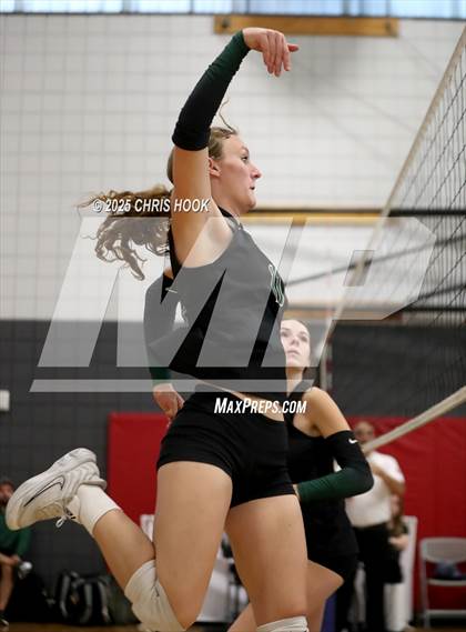 Thumbnail 2 in Tanque Verde vs. Sahuaro (Lancer Invitational) photogallery.