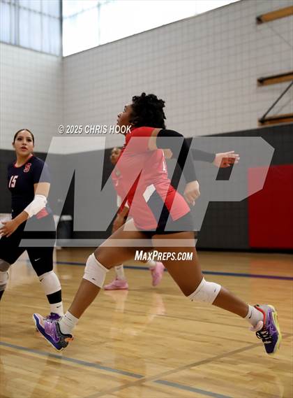 Thumbnail 1 in Tanque Verde vs. Sahuaro (Lancer Invitational) photogallery.