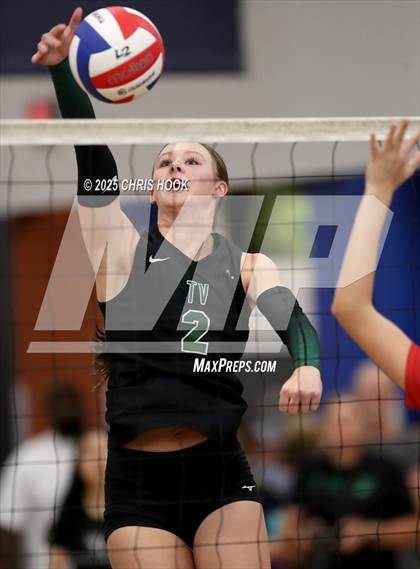 Thumbnail 2 in Tanque Verde vs. Sahuaro (Lancer Invitational) photogallery.
