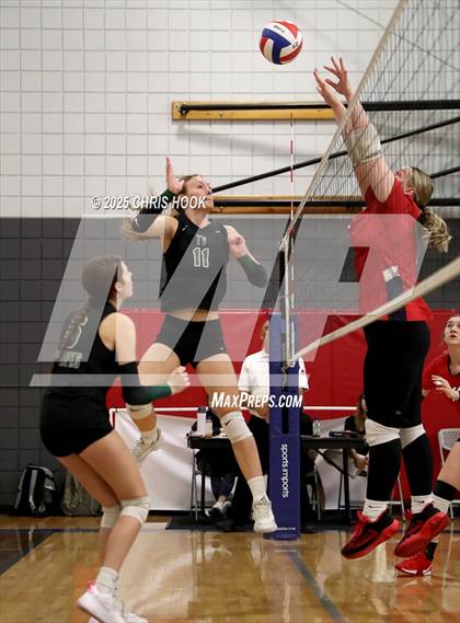 Thumbnail 1 in Tanque Verde vs. Sahuaro (Lancer Invitational) photogallery.