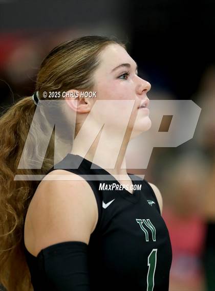 Thumbnail 2 in Tanque Verde vs. Sahuaro (Lancer Invitational) photogallery.