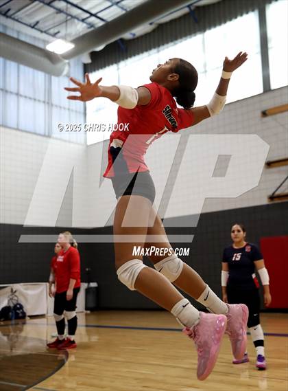 Thumbnail 2 in Tanque Verde vs. Sahuaro (Lancer Invitational) photogallery.