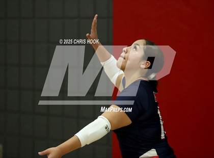 Thumbnail 2 in Tanque Verde vs. Sahuaro (Lancer Invitational) photogallery.