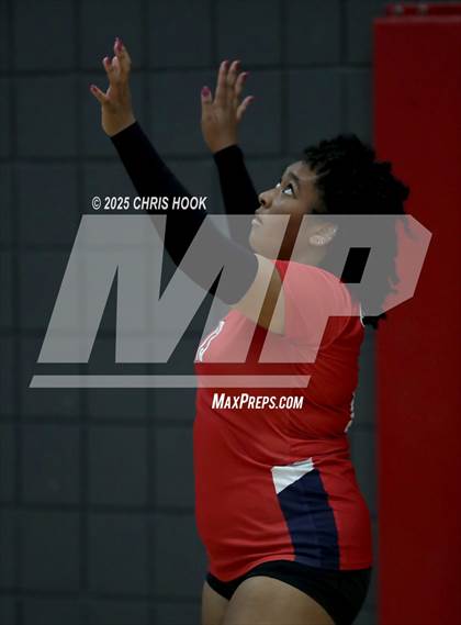 Thumbnail 3 in Tanque Verde vs. Sahuaro (Lancer Invitational) photogallery.