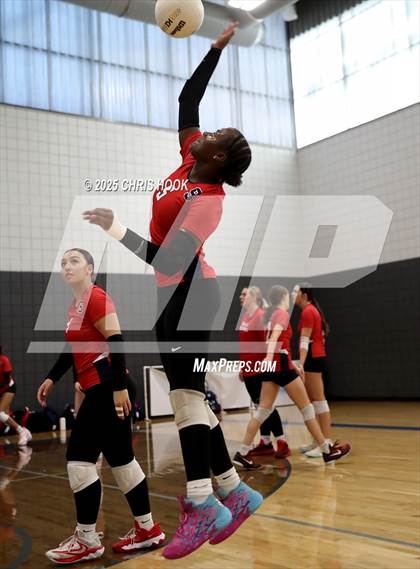 Thumbnail 3 in Tanque Verde vs. Sahuaro (Lancer Invitational) photogallery.