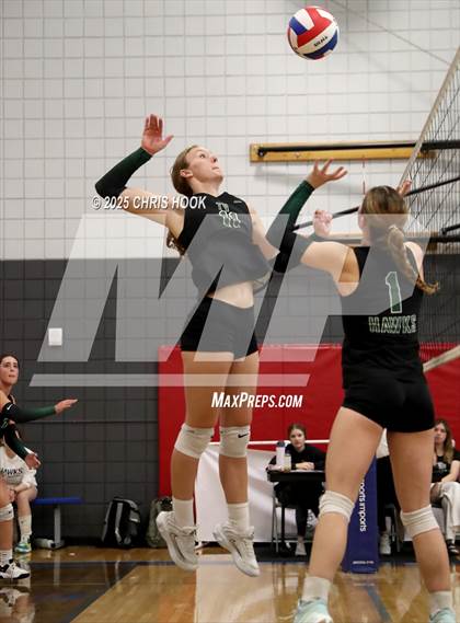 Thumbnail 2 in Tanque Verde vs. Sahuaro (Lancer Invitational) photogallery.