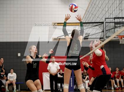 Thumbnail 2 in Tanque Verde vs. Sahuaro (Lancer Invitational) photogallery.