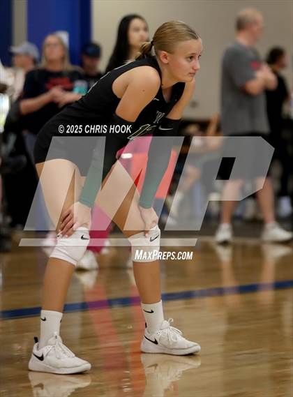 Thumbnail 2 in Tanque Verde vs. Sahuaro (Lancer Invitational) photogallery.