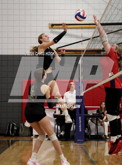 Thumbnail 2 in Tanque Verde vs. Sahuaro (Lancer Invitational) photogallery.