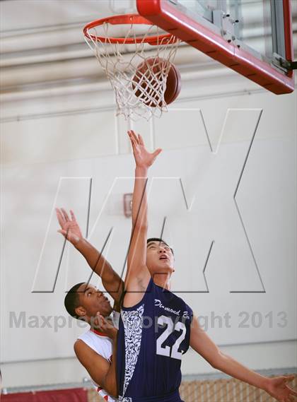 Thumbnail 3 in Diamond Bar vs. Great Oak (MaxPreps Holiday Classic) photogallery.