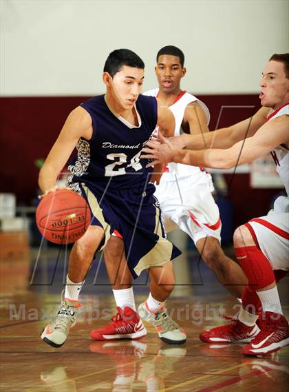 Thumbnail 2 in Diamond Bar vs. Great Oak (MaxPreps Holiday Classic) photogallery.