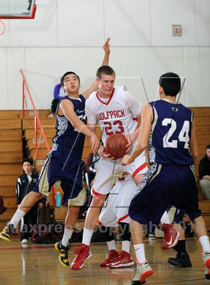 Thumbnail 2 in Diamond Bar vs. Great Oak (MaxPreps Holiday Classic) photogallery.